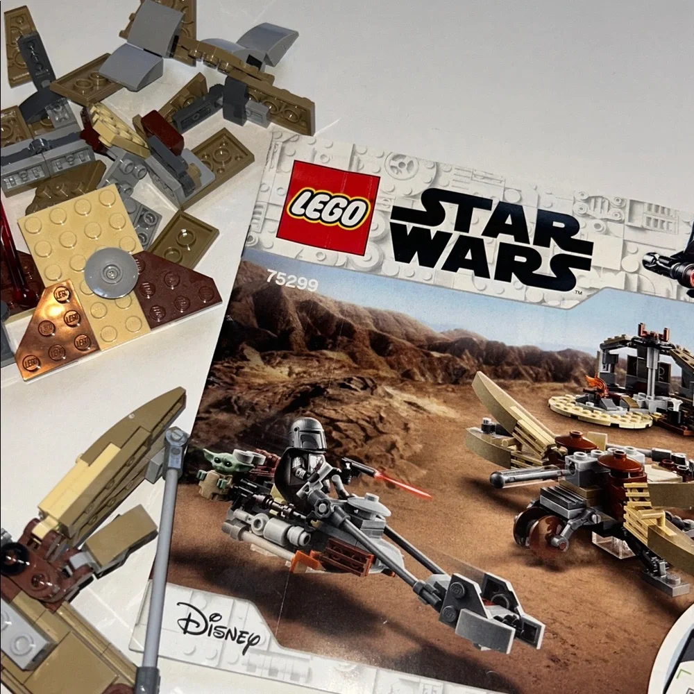 LEGO Star Wars Trouble on Tatooine Set #75299 Built set. Missing pieces. No box.
